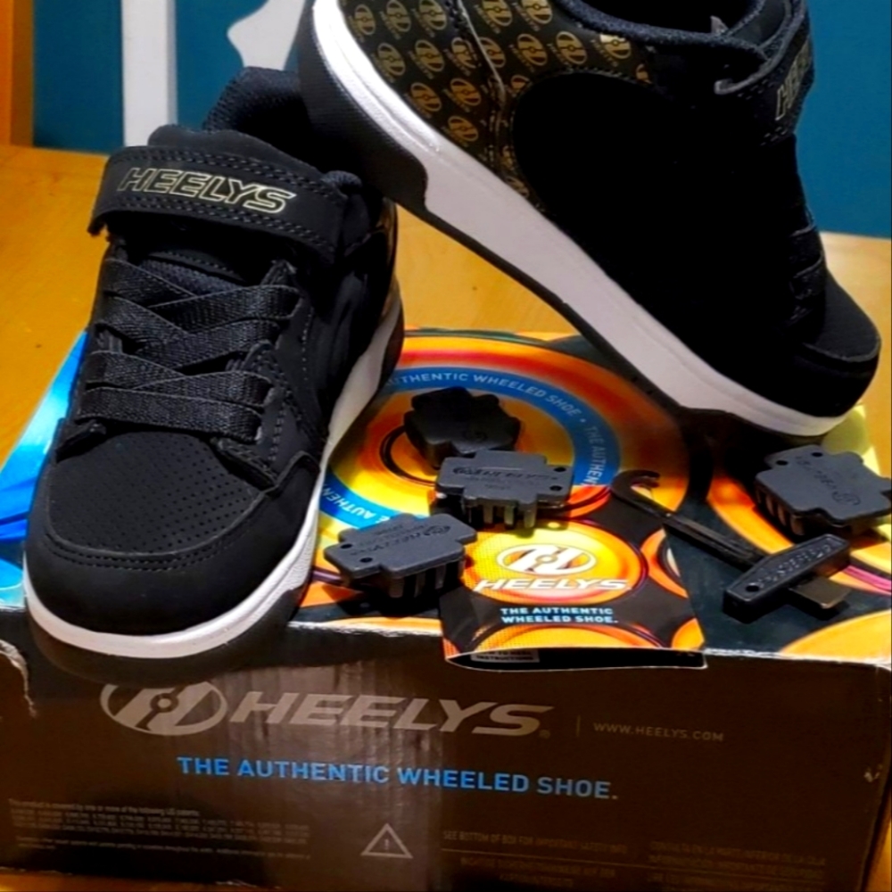 Youth Heelys